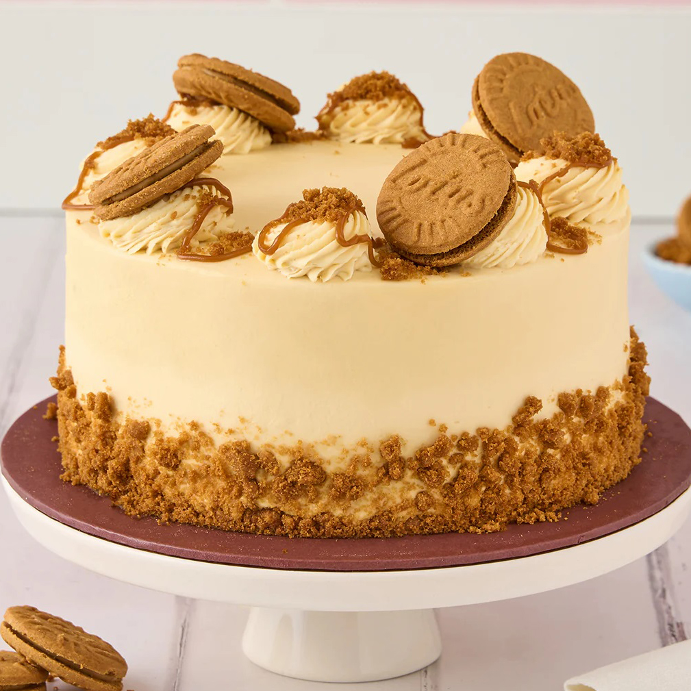 lotus biscoff caramel cake